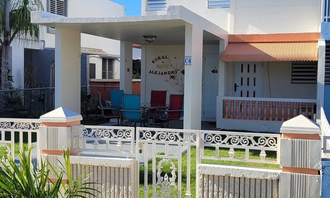 Ensenada Casa | Koral de Alejandro Beach House-Walking distance to beach, town and Fun! Charming