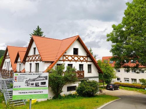 Zachelmie Complejo | Koralowa Ścieżka