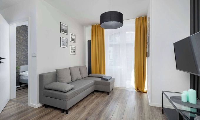 Katowice Apartamento | Kosciuszki 31B | Katowice | Modern Apartment | Balcony | Pet Friendly | City Cen