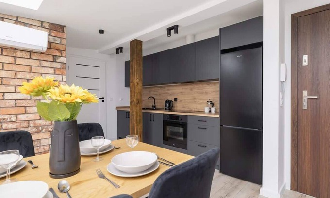 Katowice Apartamento | Kosciuszki 31B | Spacious Apartment | Desk