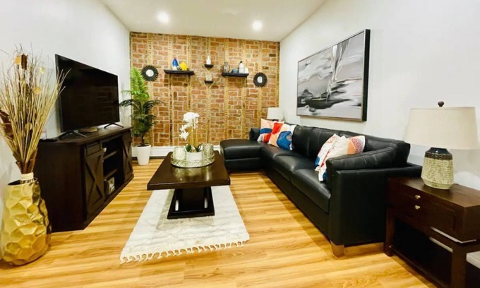 Bushwick Apartamento | Kosciuszko Station | Spacious Luxury 3-Bed +Office