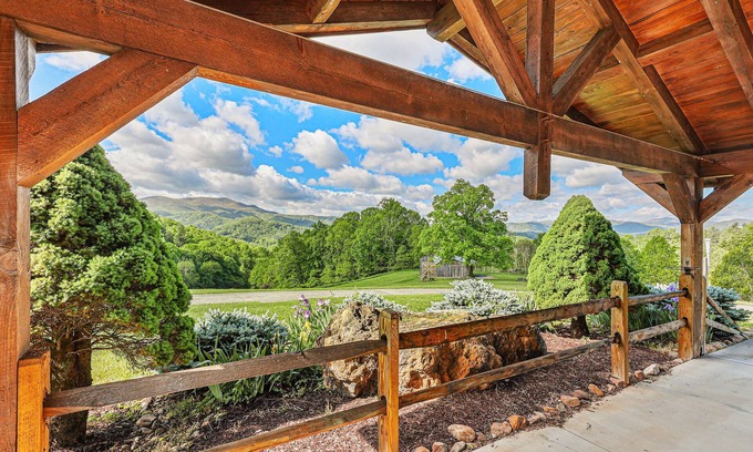 Butler Cabina | Kota Ridge - A peaceful family retreat in the heart of the Blue Ridge Mountains.