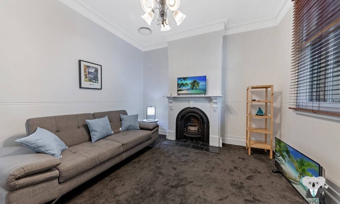 Glebe Casa | KozyGuru | Glebe | Cozy 2 Bedroom Terrace House