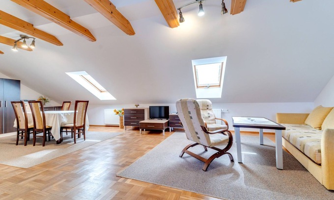 Zwierzyniec Apartamento | Królowej Jadwigi by Interhome