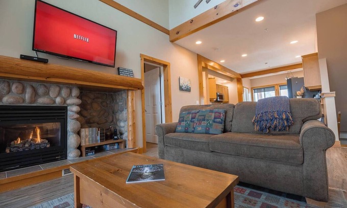 East Kootenay Condominio | This condominium is a 3 bedroom(s), 3 bathrooms, located in Kimberley, BC.
