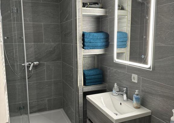 Ittlingen Apartamento | KRAICHGAU # 2 Ferienwohnungen in einem Haus mit EBK, WLAN, Monteurzimmer, SELF-CHECK-IN