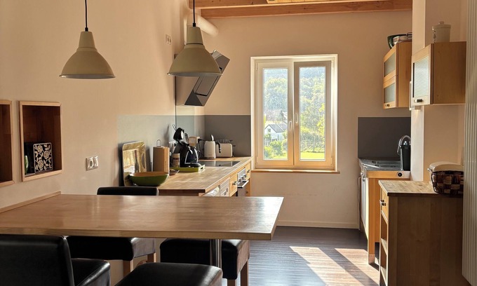 Ahrweiler Apartamento | Kräuterberg vacation apartment, modern attic apartment with vineyard view in the Ahr valley