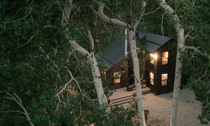 Kremmling Cabina | Kremmling Cabin: Firepit, Pets, Sleeps 8, Trails!