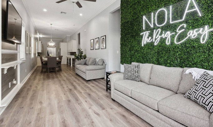 Faubourg Delassize Casa | Krewe of New Orleans, Walk to Streetcar & Freret St.