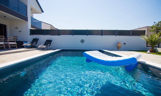 Bogovici Casa | Kroatien - Insel Krk - Neues Ferienhaus "villa Jaris" Tolle Lage und Meerblick