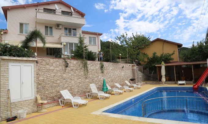 Intsaraki Casa | Къща за гости ОРОЗОВИ
