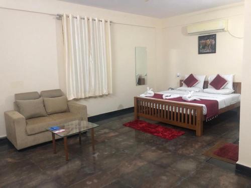 Kunigal Hotel | KSTDC Hotel Mayura Pavithra Yediyur