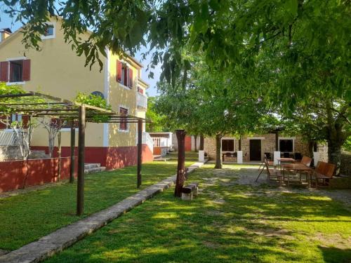 Obrovac Casa | Kuća za odmor Dolovi