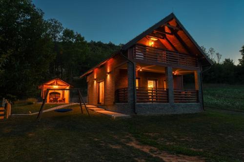 Perusic Chalet De Esquí | Kuća za odmor Katarina