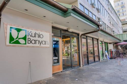 Waikiki Hotel | Kuhio Banyan Hotel (with Kitchenettes)