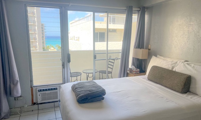 Waikiki Apartamento | Kuhio Village Ocean View Studio | Private Lanai