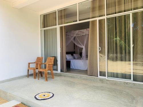 Pottuvil Division 2 Hotel | Kujaku