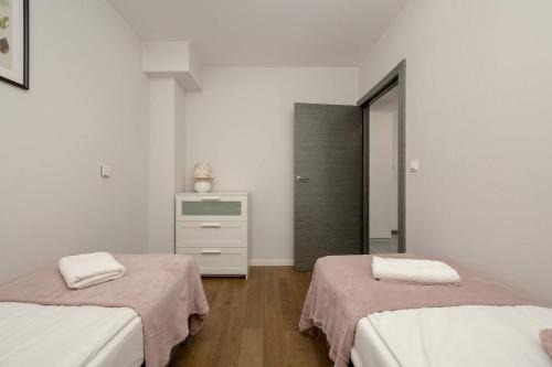 Krzyki Apartamento | Kukuczki 7 Stylowy Apartament we Wrocławiu by Noclegi Renters