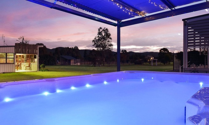 Broke Casa | Kulang Lodge in charming Broke with Large Swim Spa and games room suits up to 8 guests