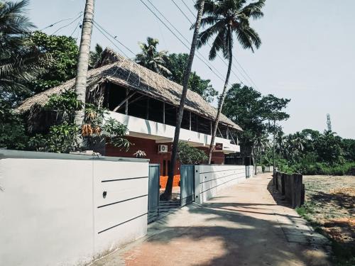 Varkala Cama Y Desayuno | Kuma Surf House