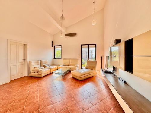 Kumbor Apartamento | Kumbor sunny port with shared pool
