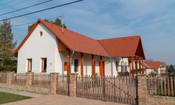 Vertesboglar Casa | Kun Pista Vendégház II