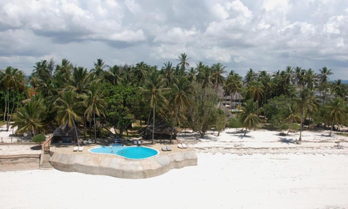 Galu Beach Casa | Kusini Beach Cottages