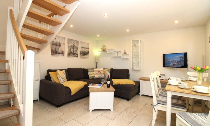 Kroepelin Casa | Küstenidyll Horst: cozy vacation home with 3 rooms, terrace and garden