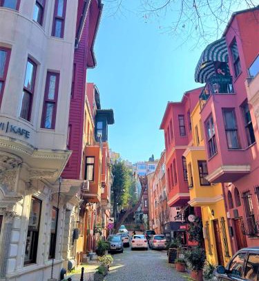 Uskudar Hotel | Kuzguncuk View