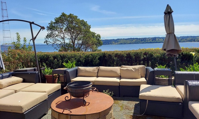 Vashon Island Apartamento | KVI BEACH HOUSE STUDIO! Directly Above Vashon's Favorite Beach!