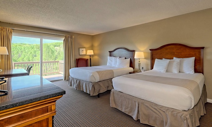 Clayton Condominio | KW_301 Two Queen Unit