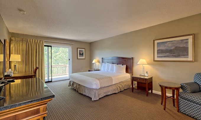 Clayton Condominio | KW_406 King Bed Unit