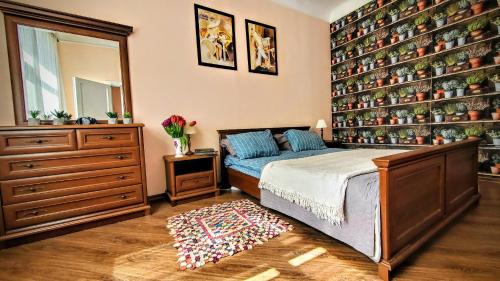Afanasivsʹkyy Yar Apartamento | Kyiv TOP LOCATION 60m2 apt in old city fast WIFI selfchekin