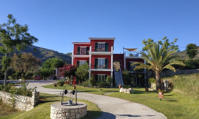 Kateleios Apartamento | Kykeon Studios