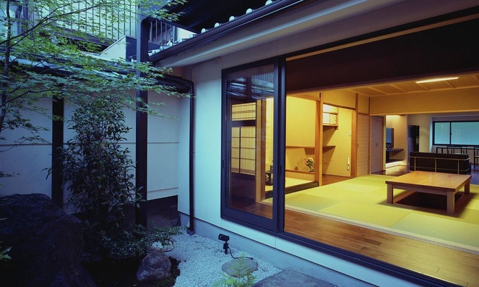 Nakagyo Ward Hotel | Kyoyado USAGI ONIWA wgarden 1F of 2F stories / Kyoto Kyōto