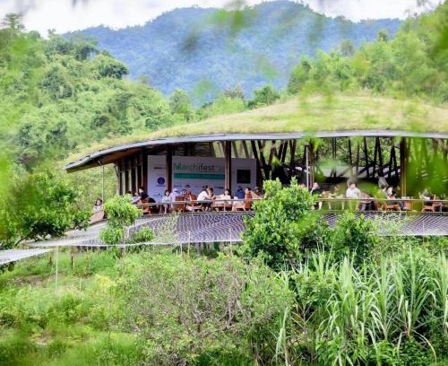Dien Khanh Chalet De Esquí | Làng Nhỏ - Hồ Láng Nhớt Resort with Nature Life