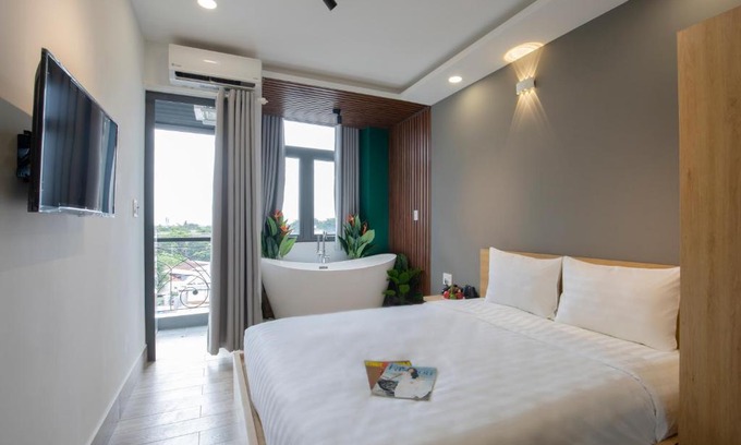 Binh Thanh Hotel | LÁ HOTEL RIVERSIDE
