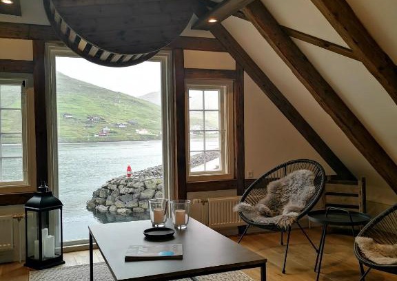 Sorvagur Apartamento | Løðupakkhúsið - Historical Warehouse - Top Floor
