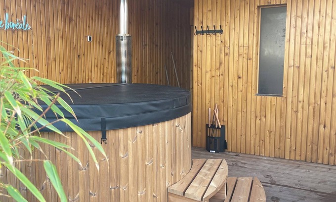 Lamotte-Beuvron Chalet De Esquí | L'échappée Boréale, a pleasant chalet with a Nordic spa