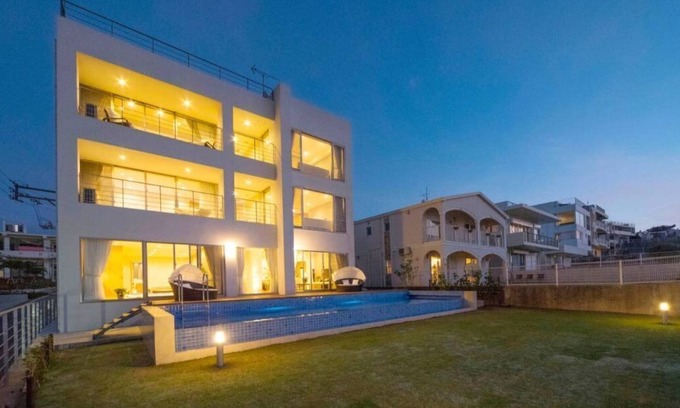 Nakadomari Casa | L 500㎡ Seaveiw 10M PISCINA 4 suites, 5 baños completos 1F y 2F
