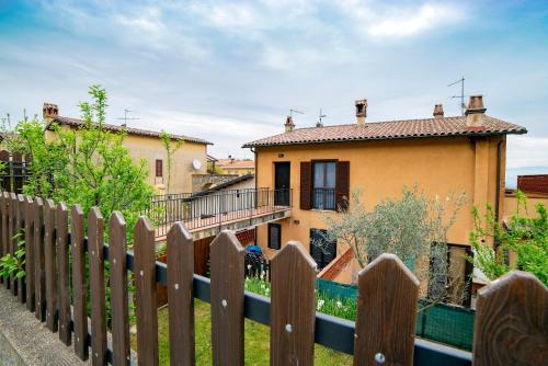 Monte Castello di Vibio Apartamento | L'angolo delle More