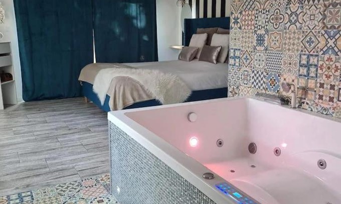 Soucelles Apartamento | L’Appar(T) du Grand Bois - Jacuzzi -