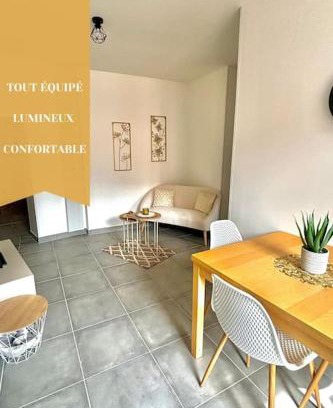 Cruas Apartamento | L'appart cosy Cruas ღ au pied du château