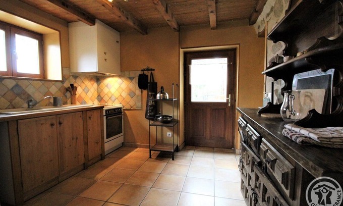 Quinsonnas Casa | The Tree Cottage - MESSIMY