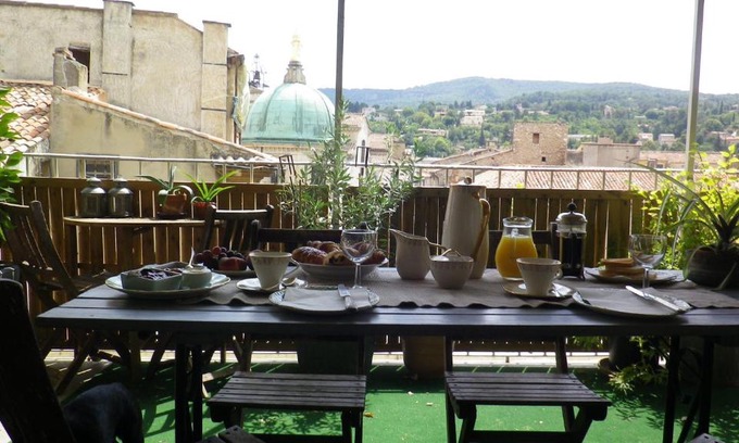 Apt Cama Y Desayuno | L'Auberge Espagnole - Bed & Breakfast
