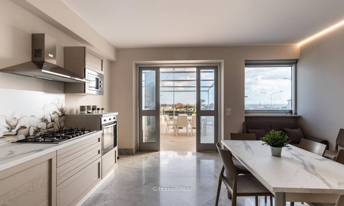 Avola Apartamento | L Azalea in Avola With 2 Bedrooms and 1 Bathrooms