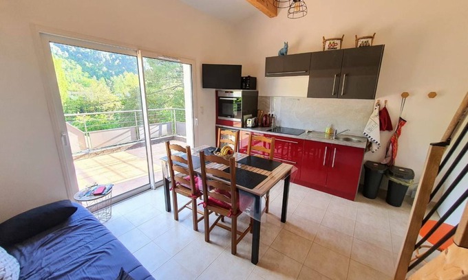 Sainte-Cecile-d'Andorge Apartamento | L'Echappée du Camboux. Wellness discounts