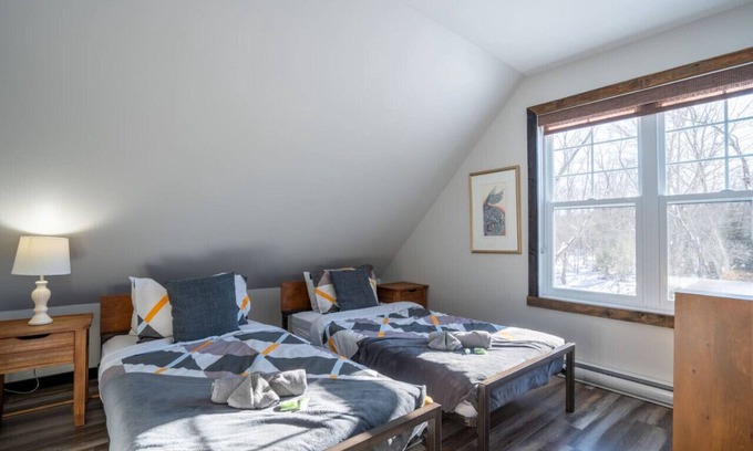 Matawinie Regional County Municipality Apartamento | L'Enchanteur |Hot Tub | River & Kayaks |EV Charger