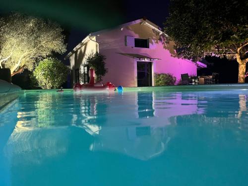 La Lande-de-Fronsac Casa | L Escale Girondine avec son spa, son sauna et sa piscine privative