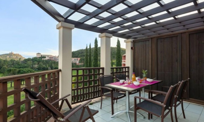 Cap Esterel Apartamento | L'Esquinade F6 225 by Interhome